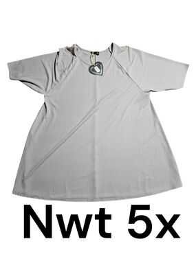 Plus Size Ribbed Tunic Top in Light Gray